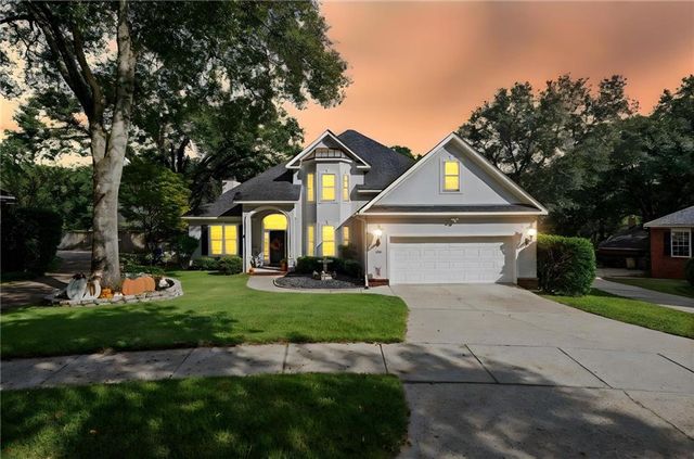 2705 Charlestowne Drive, Mobile, AL 36693