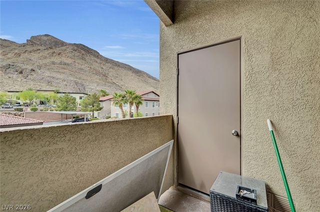 3360 Cactus Shadow Street 201, Las Vegas, NV 89129