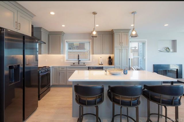 15A Oakhurst Road, Hampton Bays, NY 11946