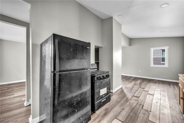 6900 Lawn Avenue, Cleveland, OH 44102