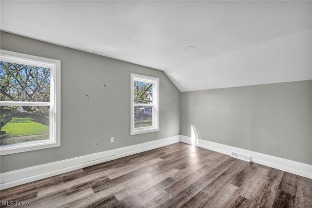 6900 Lawn Avenue, Cleveland, OH 44102