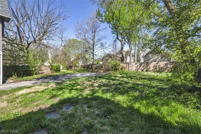 6900 Lawn Avenue, Cleveland, OH 44102