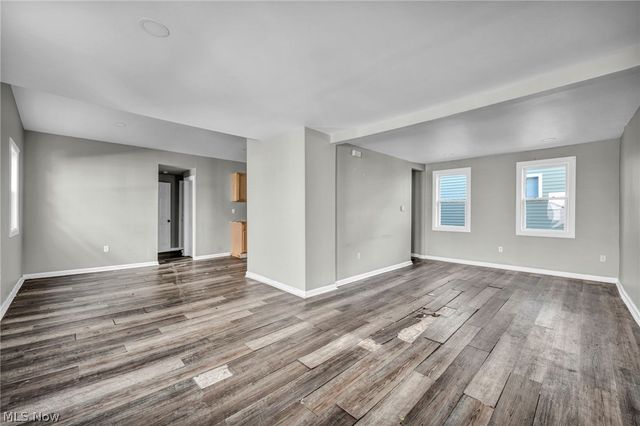 6900 Lawn Avenue, Cleveland, OH 44102