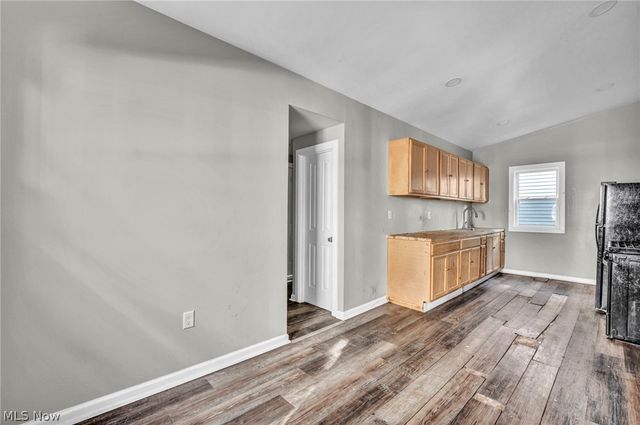 6900 Lawn Avenue, Cleveland, OH 44102