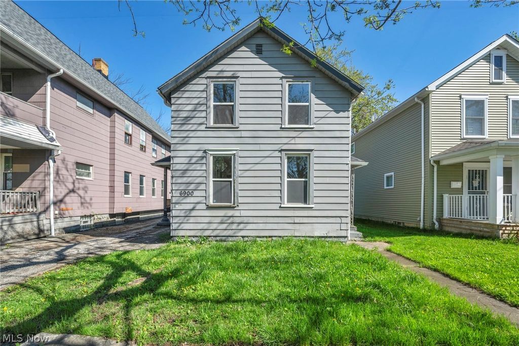 6900 Lawn Avenue, Cleveland, OH 44102