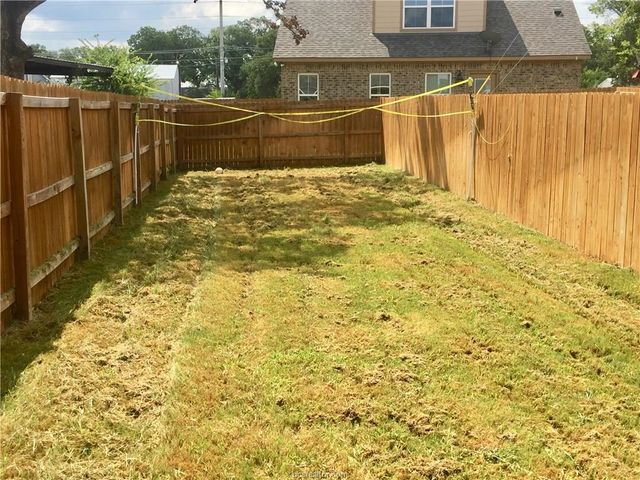 109 Ehlinger Drive, Bryan, TX 77801