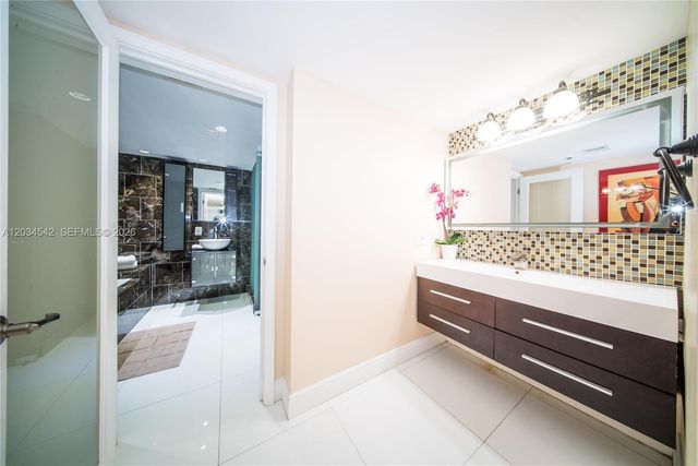 1717 N Bayshore Drive A3646, Miami, FL 33132