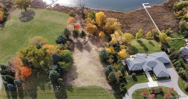 2717 Turtle Shores FRENCH Drive, Bloomfield Charter Township, MI 48302