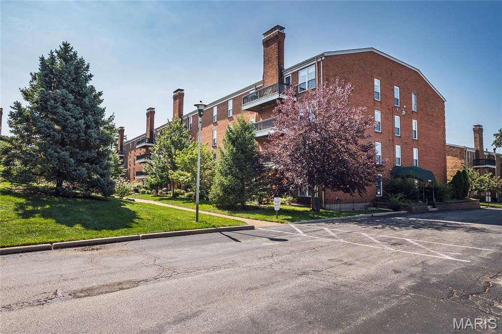 10367 Oxford Hill Drive 14, Unincorporated, MO 63146