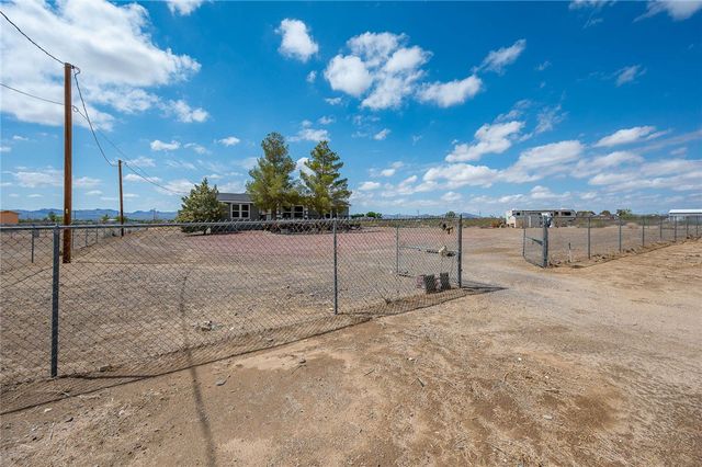 3583 N Avra Road, Golden Valley, AZ 86413