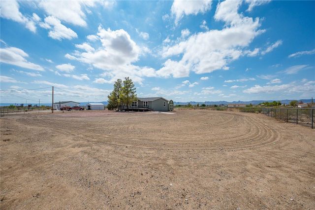 3583 N Avra Road, Golden Valley, AZ 86413