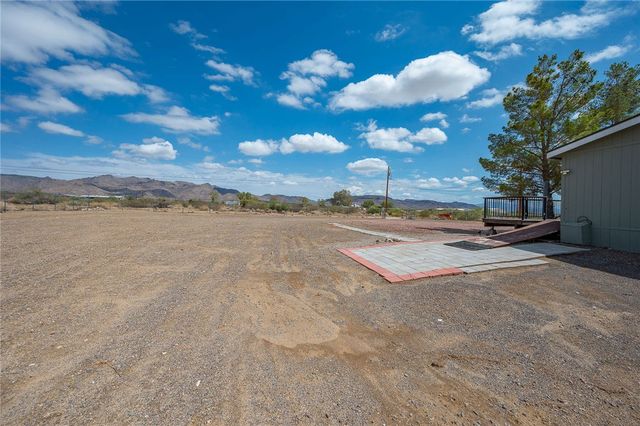 3583 N Avra Road, Golden Valley, AZ 86413