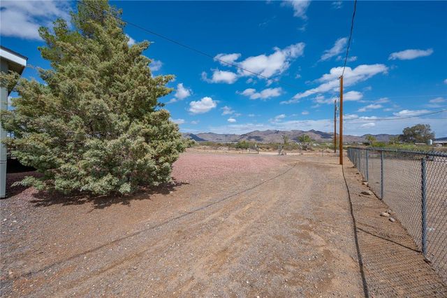 3583 N Avra Road, Golden Valley, AZ 86413