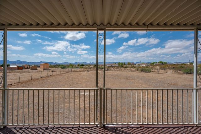 3583 N Avra Road, Golden Valley, AZ 86413