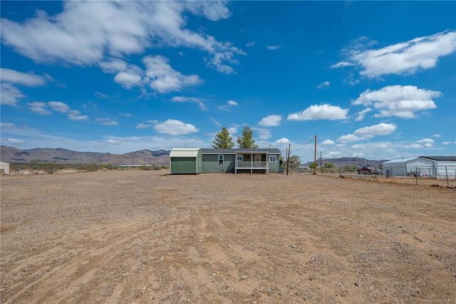 3583 N Avra Road, Golden Valley, AZ 86413