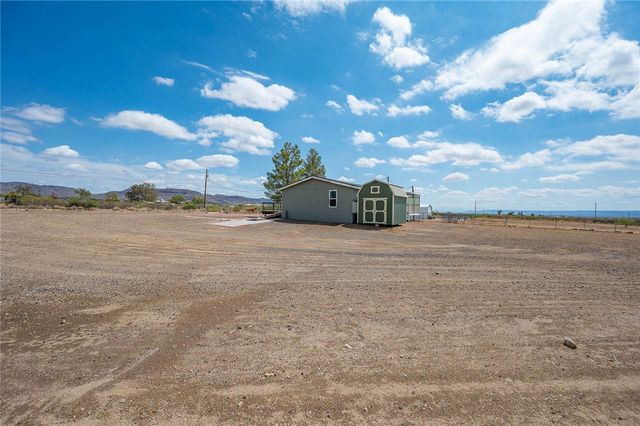 3583 N Avra Road, Golden Valley, AZ 86413