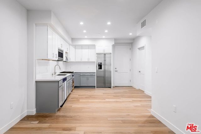 3726 N Kelton Avenue 101, Los Angeles, CA 90034