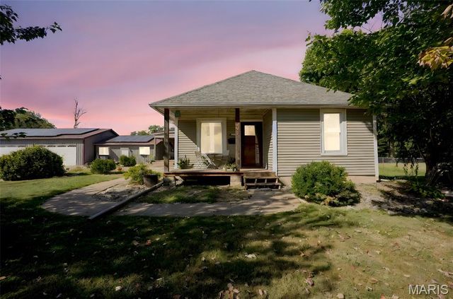 709 Henry Street, Jerseyville, IL 62052