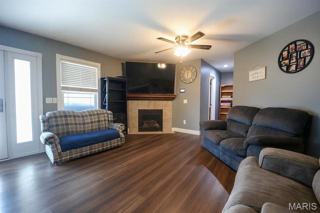 709 Henry Street, Jerseyville, IL 62052