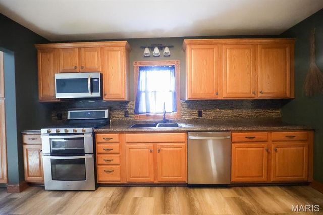 709 Henry Street, Jerseyville, IL 62052