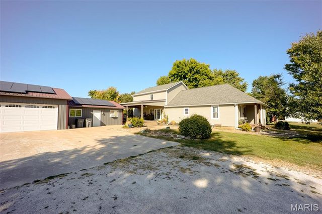 709 Henry Street, Jerseyville, IL 62052