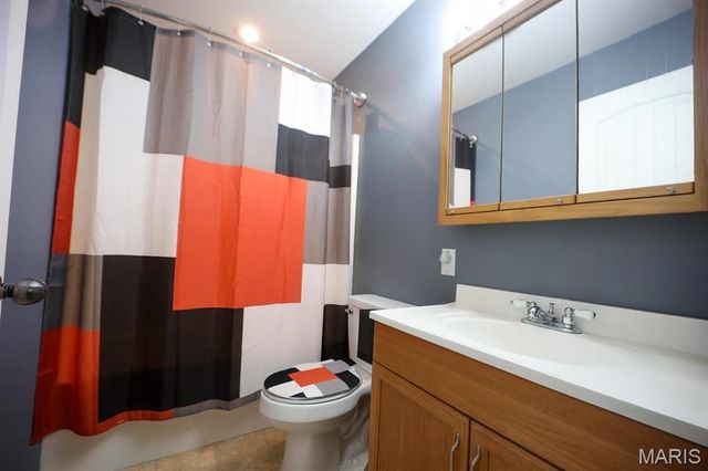 709 Henry Street, Jerseyville, IL 62052