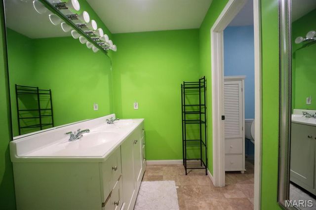 709 Henry Street, Jerseyville, IL 62052