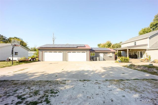 709 Henry Street, Jerseyville, IL 62052