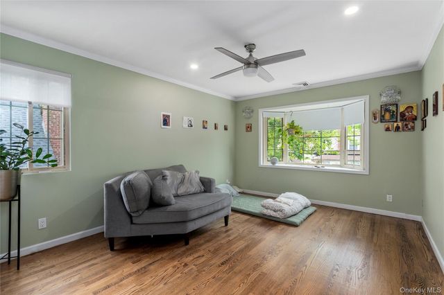 7631 264th Street, New Hyde Park, NY 11004