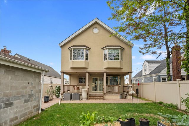 7631 264th Street, New Hyde Park, NY 11004