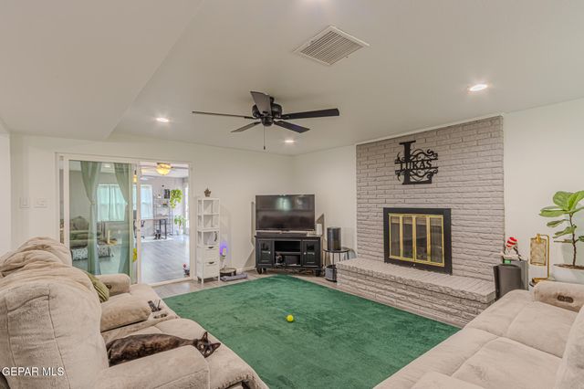 5700 SUN VALLEY Drive, El Paso, TX 79924
