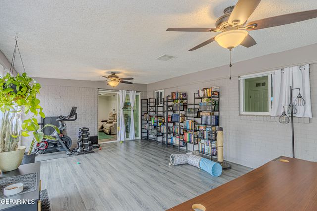 5700 SUN VALLEY Drive, El Paso, TX 79924