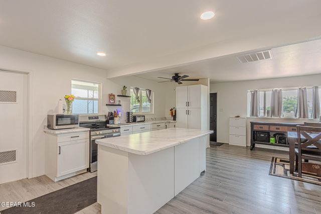 5700 SUN VALLEY Drive, El Paso, TX 79924