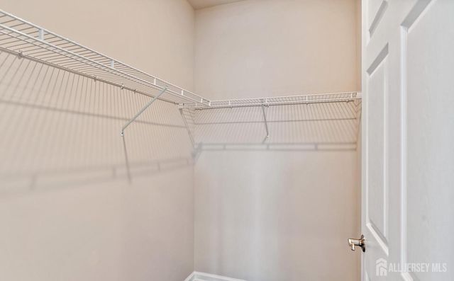 944 halifax Place, Hamilton, NJ 08619