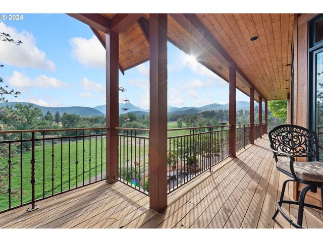 62726 N POWDER RIVER Ln, North Powder, OR 97867