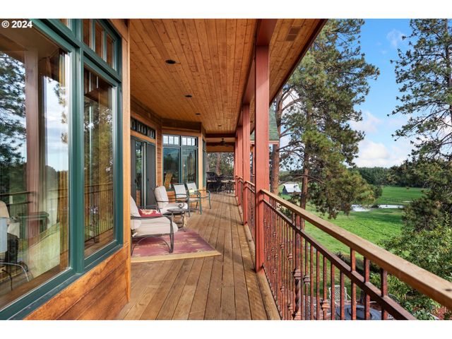 62726 N POWDER RIVER Ln, North Powder, OR 97867