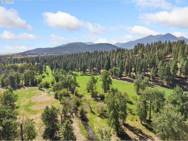 62726 N POWDER RIVER Ln, North Powder, OR 97867