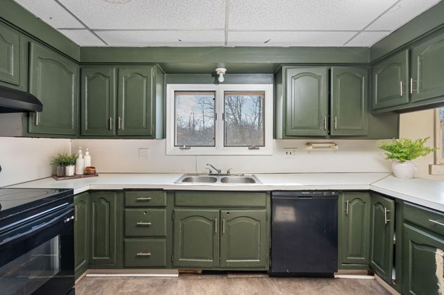 685 Ironwood Drive, Ann Arbor, MI 48103