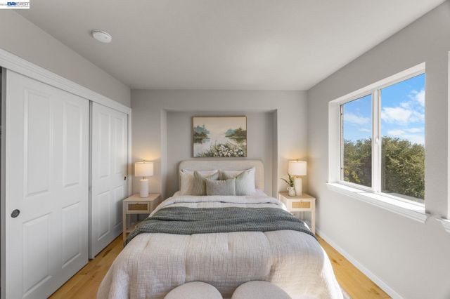 8249 Skyline Cir, Oakland, CA 94605