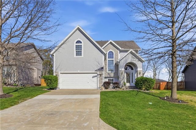 5929 Lone Elm Road, Shawnee, KS 66218