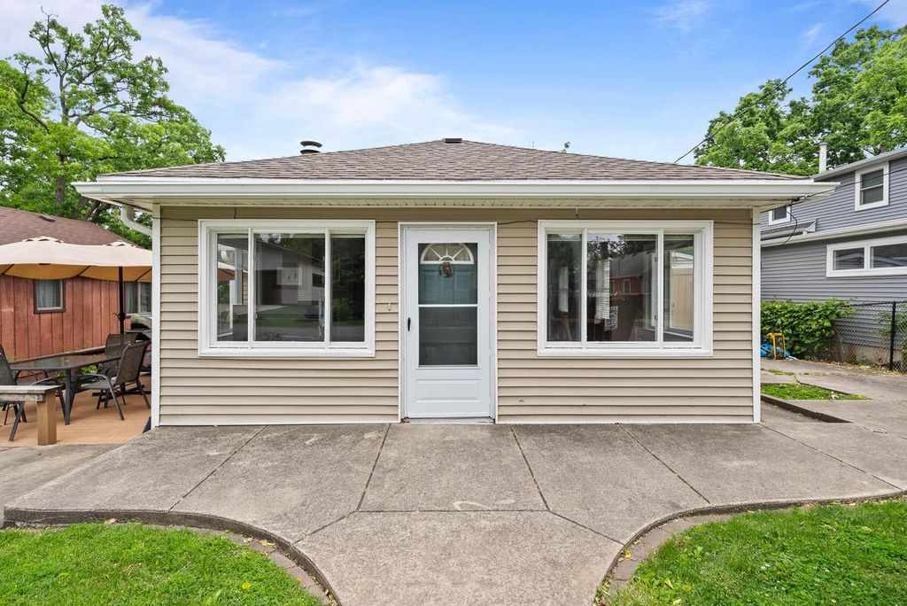 N1808 Woodland ROAD, Lake Geneva, WI 53147