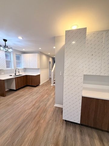 1048 W 92nd Place, Chicago, IL 60620