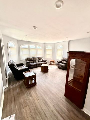 1048 W 92nd Place, Chicago, IL 60620