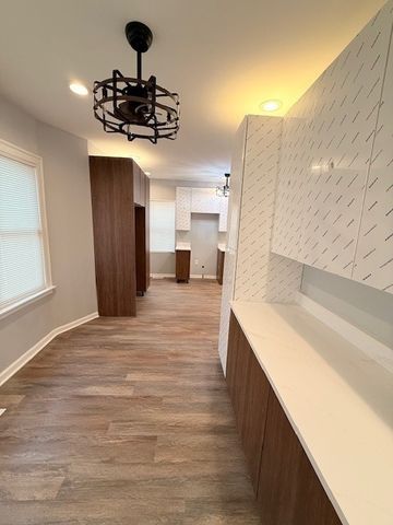 1048 W 92nd Place, Chicago, IL 60620