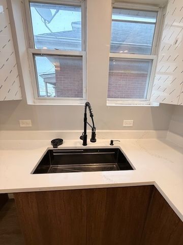 1048 W 92nd Place, Chicago, IL 60620