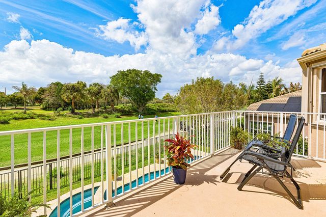 2015 Reston Circle, Royal Palm Beach, FL 33411