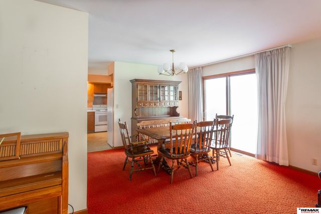 708 Driftwood Drive, Lincoln, NE 68510