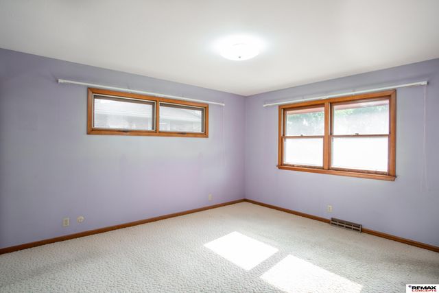 708 Driftwood Drive, Lincoln, NE 68510