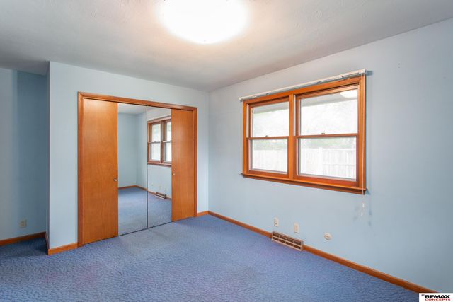 708 Driftwood Drive, Lincoln, NE 68510