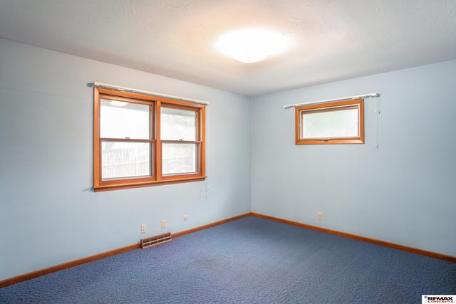 708 Driftwood Drive, Lincoln, NE 68510